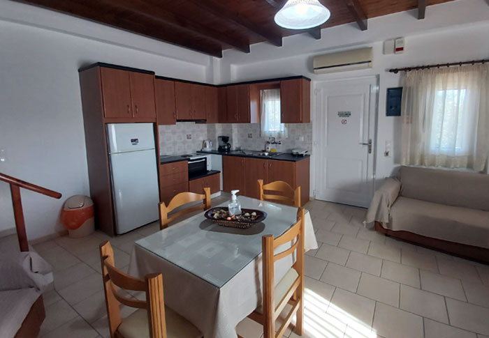 large-Kitchen-on-the-Ground-floor-of-Maisonette